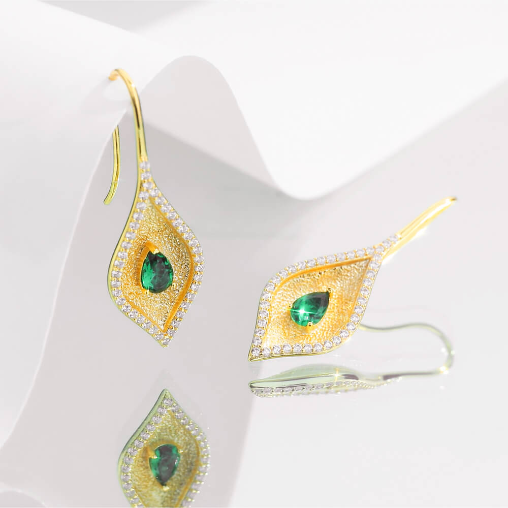 Gold Calla Lily Drop Earrings Jewelry - Dangle earrings - Taanaa Jewelry